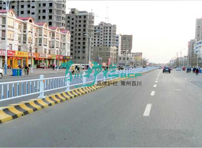 山西臨沂常規(guī)型護(hù)欄工程