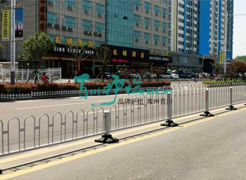 img of 山東濟(jì)寧京式漸變護(hù)欄工程