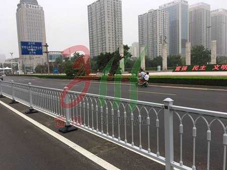 優(yōu)質(zhì)隔離護(hù)欄的5大特質(zhì) 市政護(hù)欄