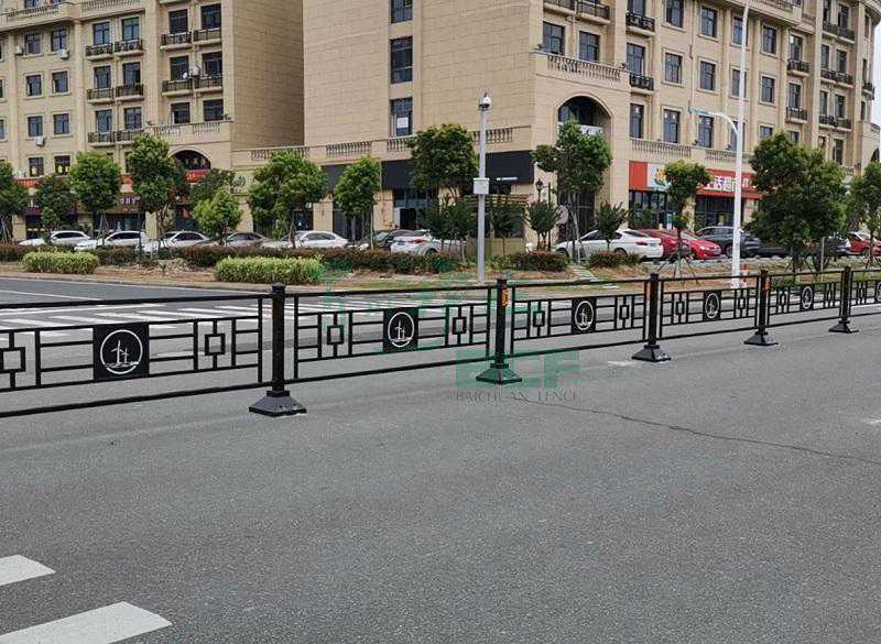 維護(hù)道路護(hù)欄的注意事項(xiàng) 維護(hù)道路護(hù)欄的注意事項(xiàng)